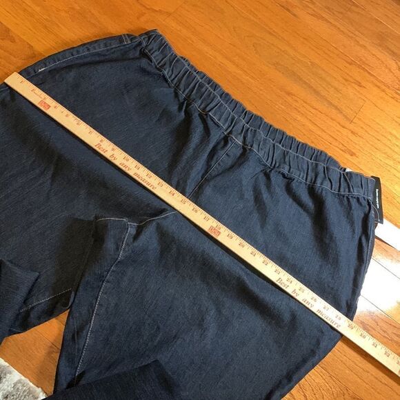 Essentials Size 26/28W elastic waist pull on dark denim jeans stretchy NWT - Picture 3 of 9